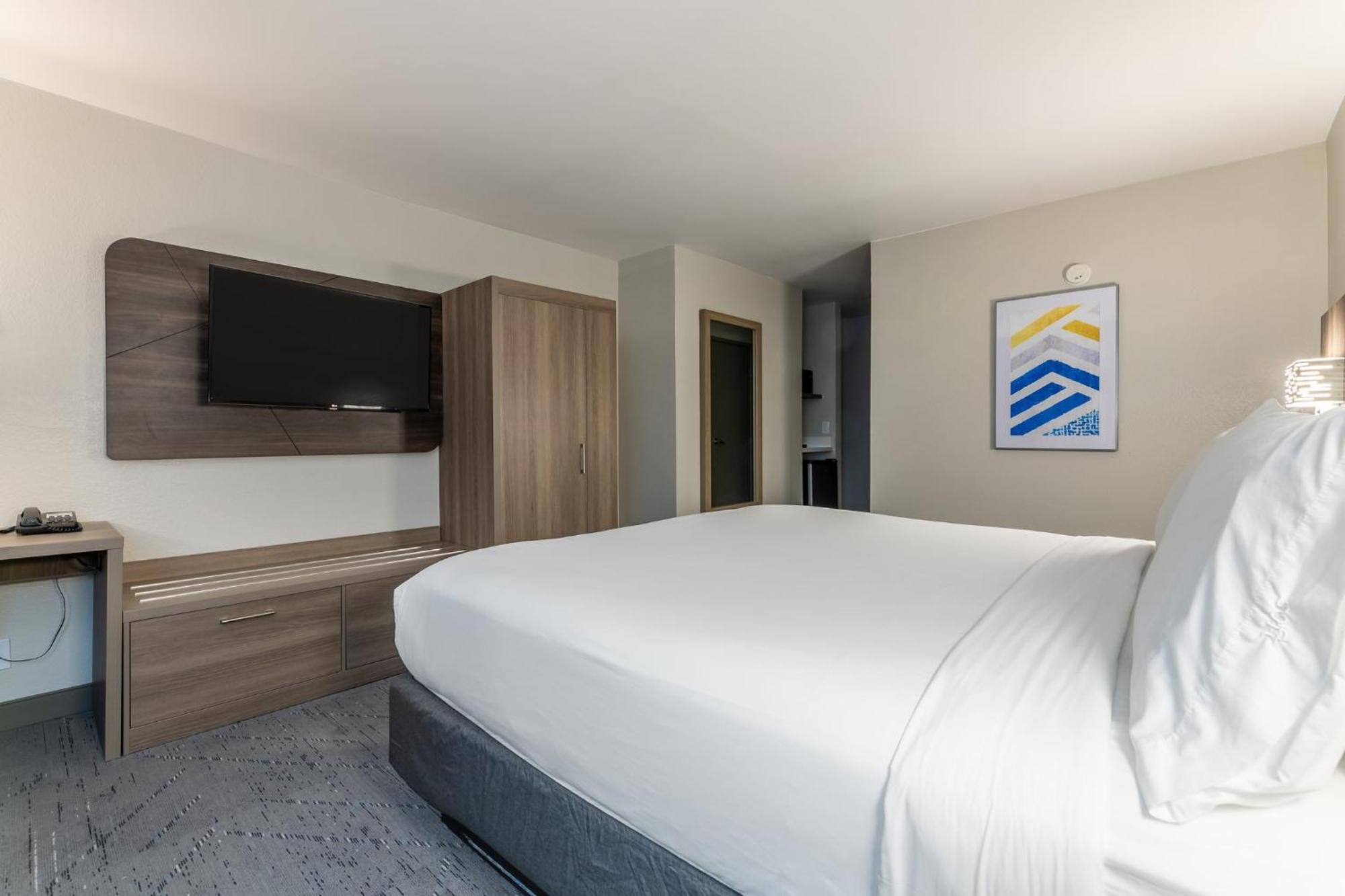 Holiday Inn Express Van Nuys By Ihg — Photos 3